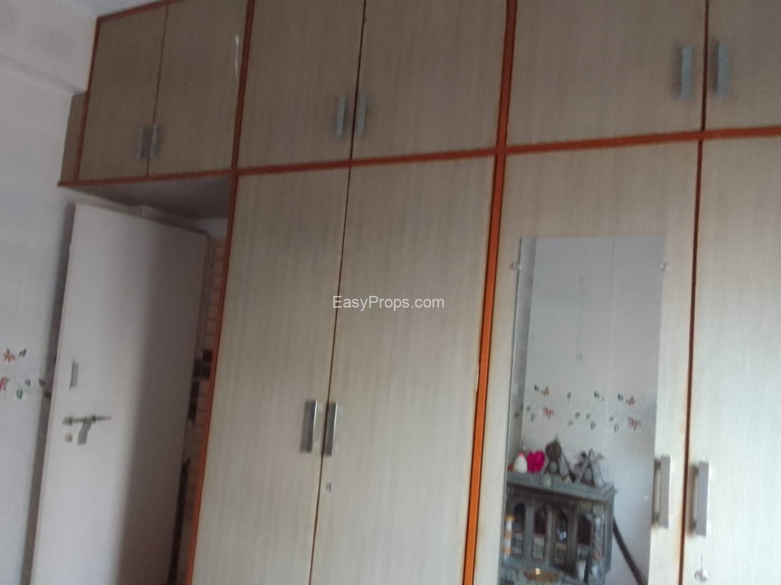 2 Bhk Flat In sale Azad society 